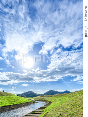 静岡県田方郡函南町の風景　らいこう川 121658701
