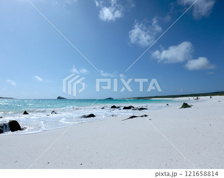 ガラパゴス諸島の各島々の自然景観 ガラパゴス諸島の各島々の自然景観 121658814