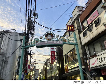 西武新宿線野方駅前商店街 121659146