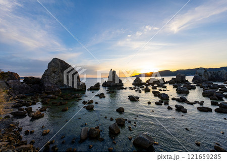 和歌山県　串本からの朝日の風景(2024年12月) 121659285