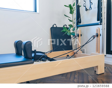 ピラティスマシン　リフォーマー 121659388