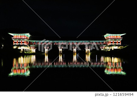 韓国慶州、夜の月精橋 121659494