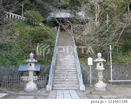 鎌倉市の甘縄神明宮（社殿・北条時宗公産湯の井） 121661386