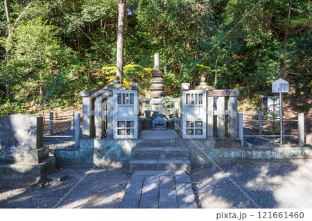 頼朝の墓 頼朝の墓 121661460