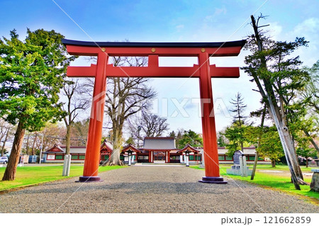 北海道護国神社の鳥居 121662859