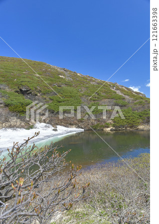 八甲田 春の大岳 鏡の池 八甲田 春の大岳 鏡の池 121663398
