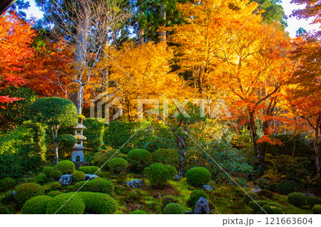 【京都風景】三千院 大原の里の紅葉は心にしみる秋色 【京都風景】三千院 大原の里の紅葉は心にしみる秋色 121663604