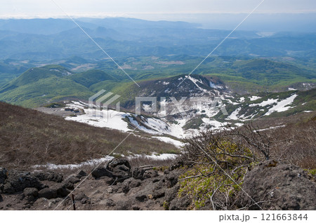 青森県、岩木山山頂への道 121663844