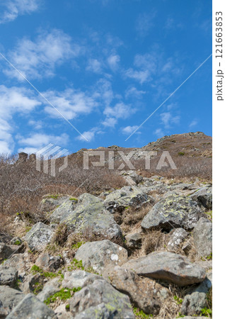 青森県、岩木山山頂への道 121663853