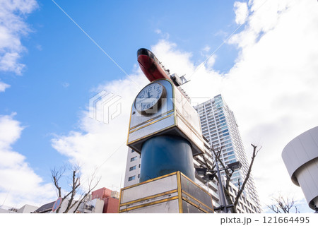 横須賀中央にある時計台 121664495