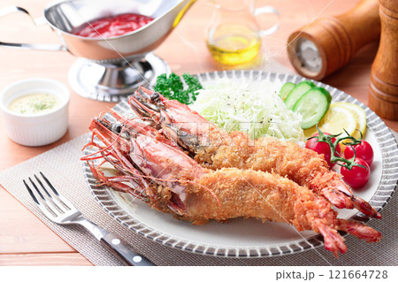 シータイガーの海老フライ 天然ならではの締まった身質と風味、濃厚な旨味が特徴 121664728