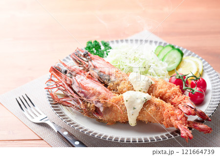 シータイガーの海老フライ 天然ならではの締まった身質と風味、濃厚な旨味が特徴 121664739