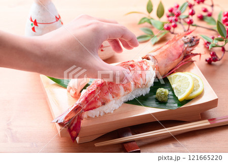 【大型海老】 シータイガーの寿司 （ 1本寿司 ） 天然ならではの締まった身質と風味、濃厚な旨味が特 121665220