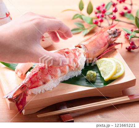 【大型海老】 シータイガーの寿司 （ 1本寿司 ） 天然ならではの締まった身質と風味、濃厚な旨味が特 121665221