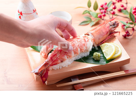 【大型海老】 シータイガーの寿司 （ 1本寿司 ） 天然ならではの締まった身質と風味、濃厚な旨味が特 121665225