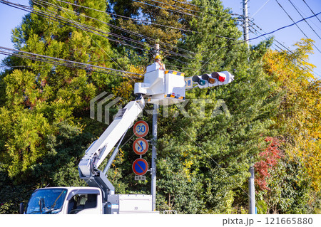 信号機のメンテナンス 121665880