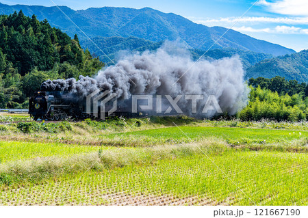 徳佐駅から津和野駅に向かうSLやまぐち号4　山口県山口市 121667190