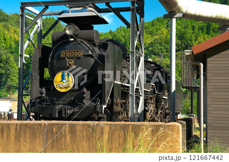 津和野駅に停車中のSLやまぐち号 島根県鹿足郡津和野町 津和野駅に停車中のSLやまぐち号 島根県鹿足郡津和野町 121667442