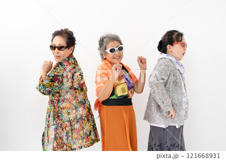 シニア 女性 パリピ シニア 女性 パリピ 121668931