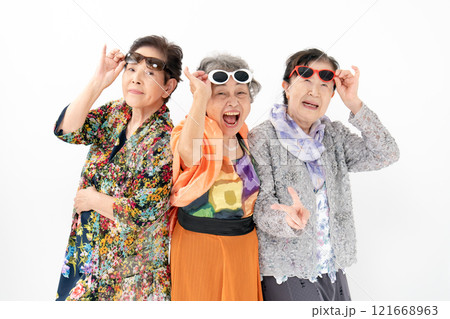 シニア 女性 パリピ シニア 女性 パリピ 121668963