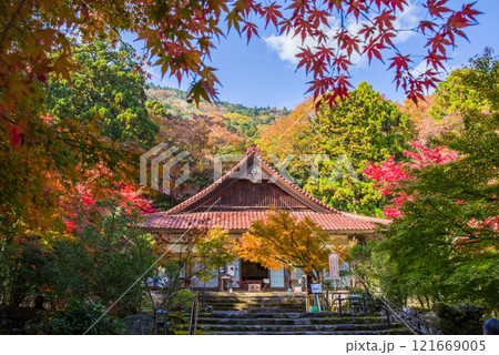 聖宝寺　本堂　鳴谷山聖宝寺　紅葉の名所　いなべ市　三重県 121669005