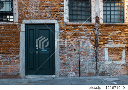 Ancient doors and windows 121671040