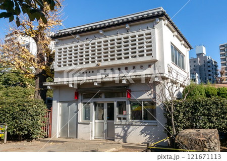 浅草警察署、観音前警備派出所 浅草警察署、観音前警備派出所 121671113