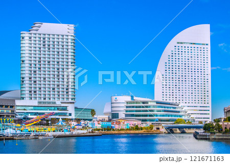 日本の横浜都市景観1月2日。みなとみらいの横浜ベイホテル東急やパシフィコ横浜などを望む=令和7年 日本の横浜都市景観1月2日。みなとみらいの横浜ベイホテル東急やパシフィコ横浜などを望む=令和7年 121671163