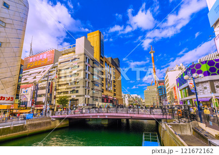 日本の横浜都市景観1月2日。横浜駅前・横浜ビブレや南幸橋などを望む=令和7年 日本の横浜都市景観1月2日。横浜駅前・横浜ビブレや南幸橋などを望む=令和7年 121672162