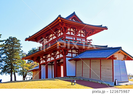 宮城県　多賀城跡　復元された南門　初公開 121675987