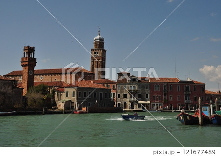 イタリア ヴェネツィア・ラグーン ムラーノ島 サン・ピエトロ・マルティーレ教会 イタリア ヴェネツィア・ラグーン ムラーノ島 サン・ピエトロ・マルティーレ教会 121677489