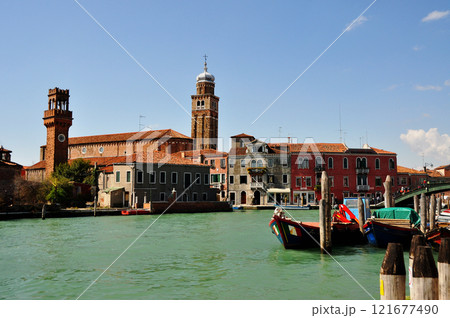 イタリア ヴェネツィア・ラグーン ムラーノ島 サン・ピエトロ・マルティーレ教会 イタリア ヴェネツィア・ラグーン ムラーノ島 サン・ピエトロ・マルティーレ教会 121677490