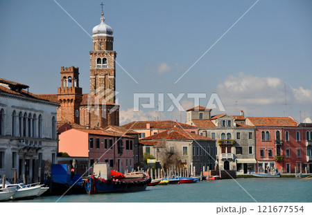 イタリア　ヴェネツィア・ラグーン　ムラーノ島　サン・ピエトロ・マルティーレ教会 121677554