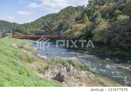 福島 あゆのつり橋と久慈川(矢祭町) 福島 あゆのつり橋と久慈川(矢祭町) 121677870