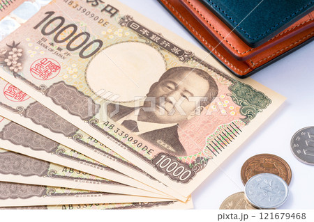 一万円札のアップと財布 一万円札のアップと財布 121679468