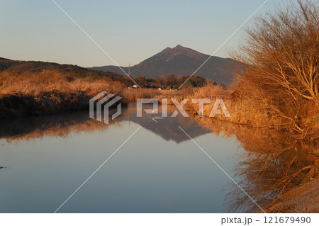 逆さ筑波山と白鷺 逆さ筑波山と白鷺 121679490