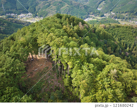 大高取山山頂 埼玉県越生町(ドローンによる空撮) 大高取山山頂 埼玉県越生町(ドローンによる空撮) 121680242