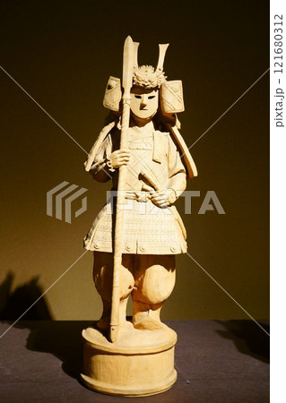 7466　武人埴輪 121680312