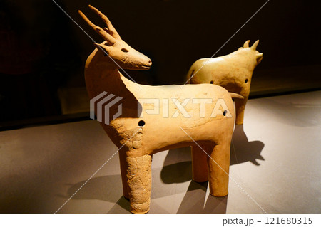 7469　鹿形埴輪 121680315