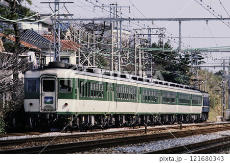 1987年　東海道本線を走るお座敷列車白樺 121680343