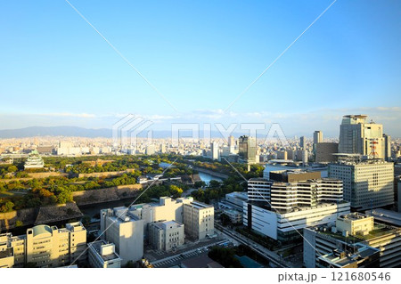 大阪城、秋、紅葉、大阪城公園、天高く肥ゆる秋の空、大阪城散歩、大阪観光、インバウンド、秋の大阪城 121680546