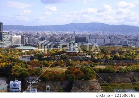 大阪城、秋、紅葉、大阪城公園、天高く肥ゆる秋の空、大阪城散歩、大阪観光、インバウンド、秋の大阪城 大阪城、秋、紅葉、大阪城公園、天高く肥ゆる秋の空、大阪城散歩、大阪観光、インバウンド、秋の大阪城 121680565