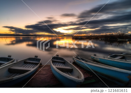 印旛沼の冬の朝 121681631