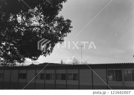 モノクロームな建物 121682007