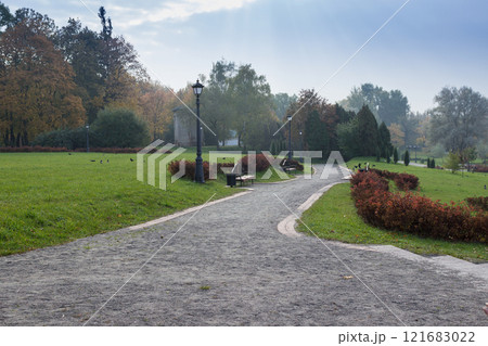 Walkway in the park in the summer 121683022