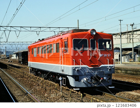 1977年 尼崎駅で停車するDF50 1977年 尼崎駅で停車するDF50 121683406