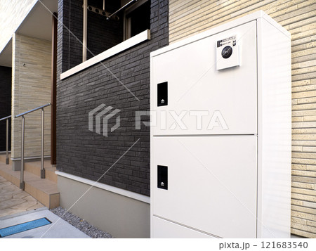 集合住宅の宅配ボックス 121683540