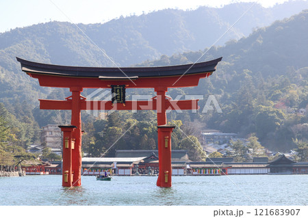 厳島神社 大鳥居 2025/1/1撮影 厳島神社 大鳥居 2025/1/1撮影 121683907