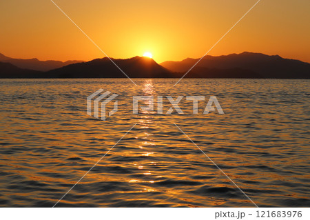 瀬戸内海の初日の出　2025年1月1日撮影 121683976