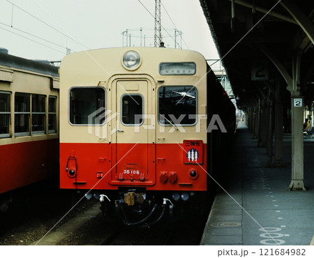 1977年　奈良線の正月輸送　キハ35のヘッドマーク付き 121684982